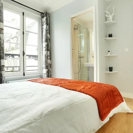 Prestige Tour Eiffel Apartment