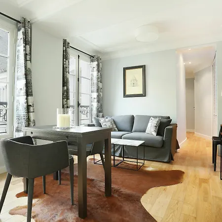Prestige Tour Eiffel Apartment