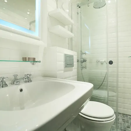 Prestige Tour Eiffel Apartment *