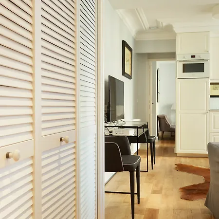 Prestige Tour Eiffel Appartement *